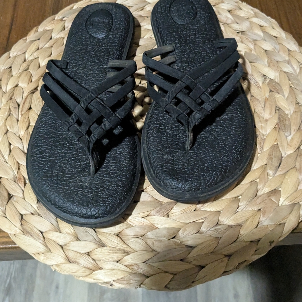 Sanuk Women's Black Sandals